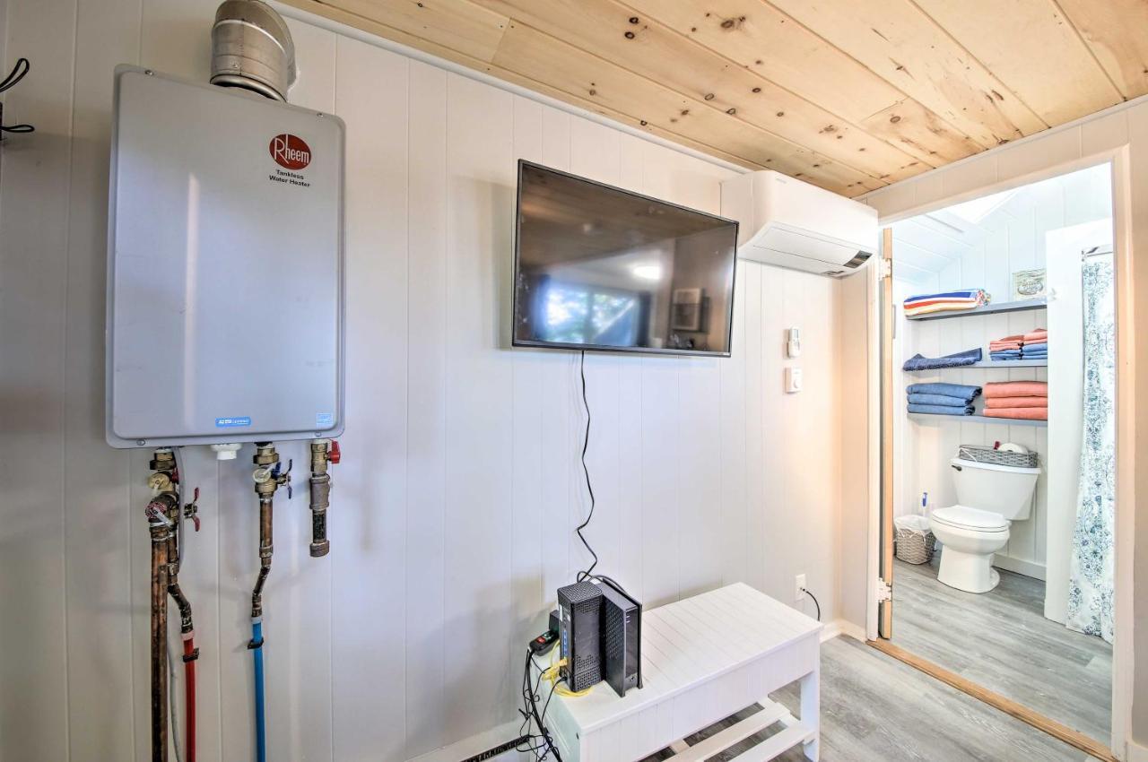 Lush Edgecomb Studio Cottage With Fire Table! Экстерьер фото