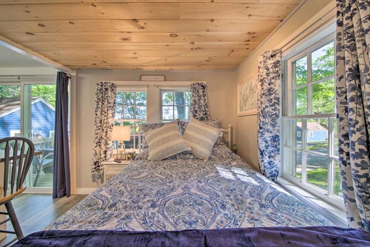 Lush Edgecomb Studio Cottage With Fire Table! Экстерьер фото